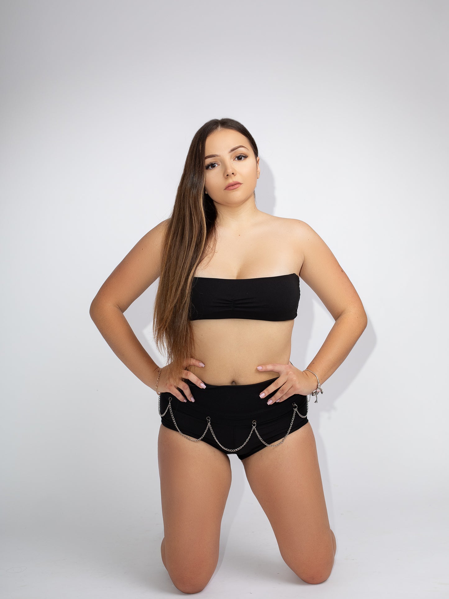 dancewear london for women. twerk clothes, twerk crop top. black crop top, dance costume. twerk outfit. pole dance outfit, crop top, best twerk shorts.